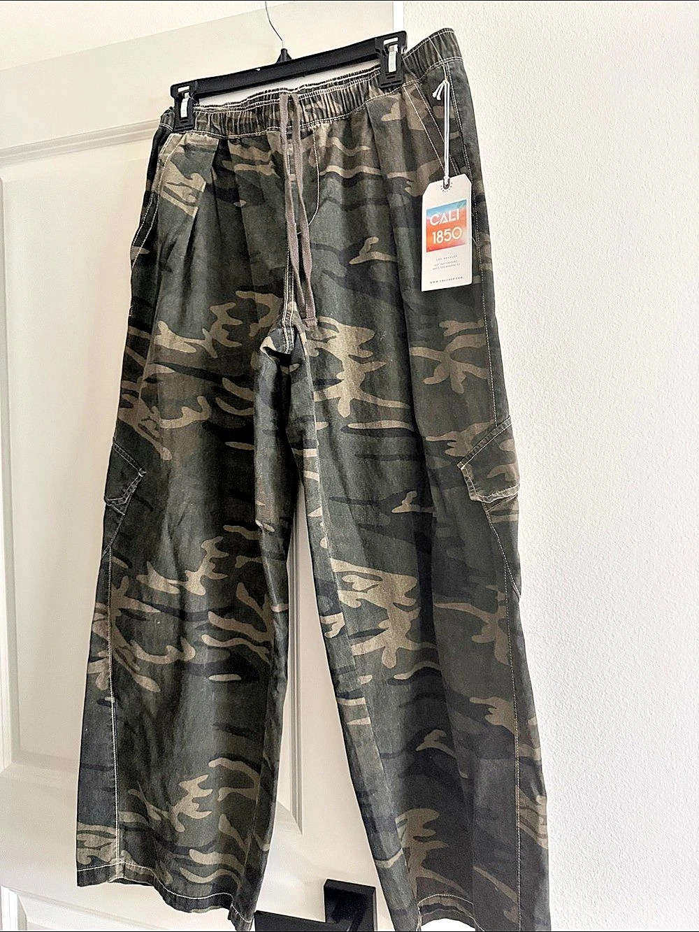 Cali 1850 Tree Camo Low Rise Wide Leg Twill Pants Cargo Pants - Picture 2 of 9